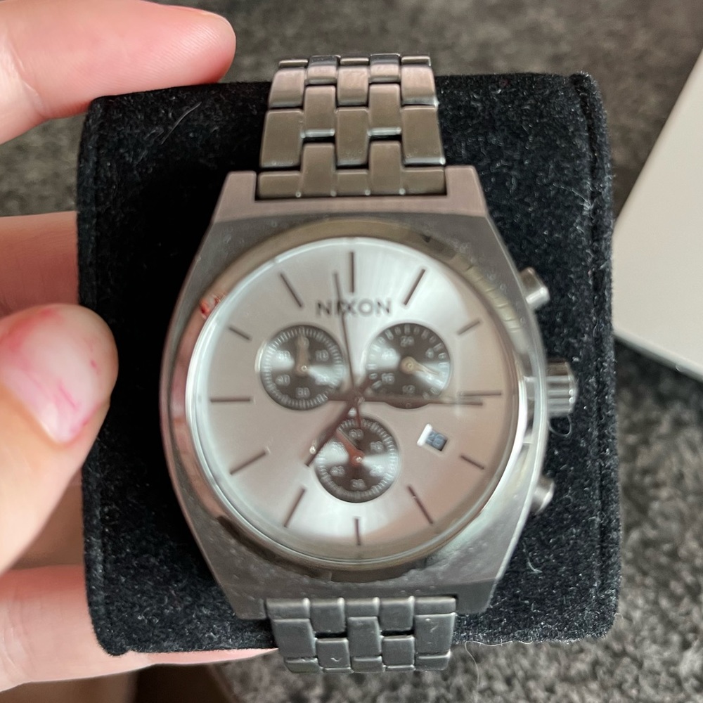 Gray Nixon watch